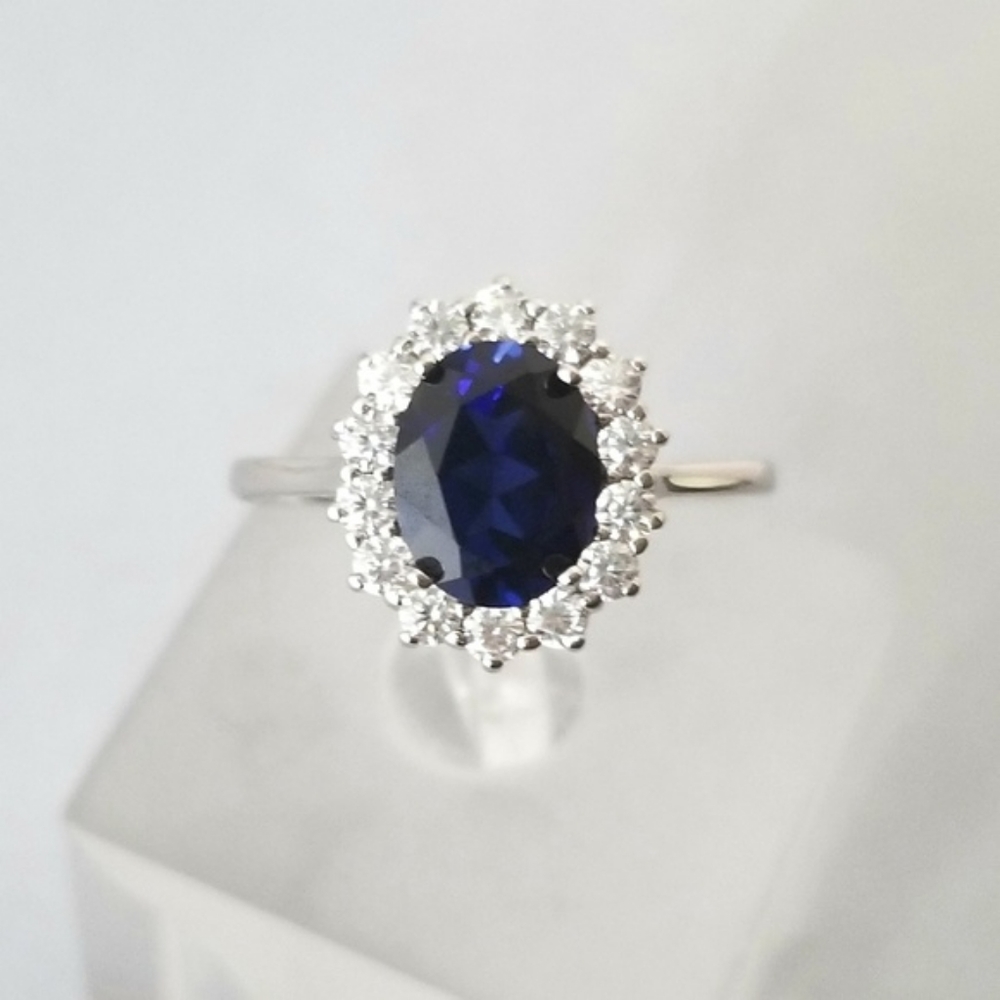 That Sapphire Ring - Picture 2 of 8